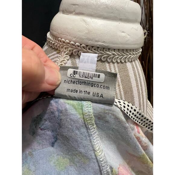 Niche Nilgun Derman Soft Floral asymmetrical  3/4 sleeve tunic Size XL - Picture 7 of 7